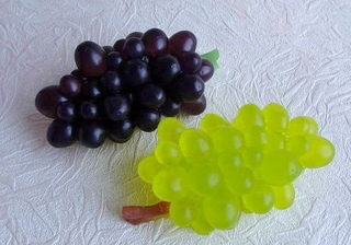 мыло ручной работыиноградный. мыло виноград. силиконовая форма виноград. виноград из мыла ручной работы. виноград в упаковке.