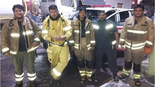 Tras un llamado de urgencia y pedido de apoyo, Bomberos Voluntarios Tinogasta dio apoyo en Aimogasta