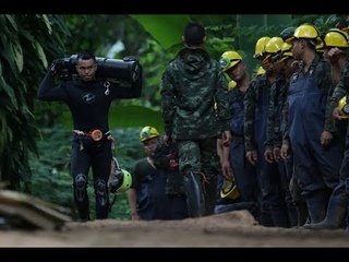 Thai cave rescue: Divers extract 4 boys