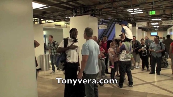 man goes off big time on undercover officers and TSA agents at
