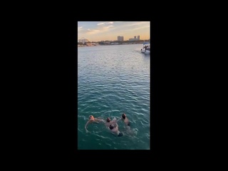 Инвалид-колясочник спас тонущего в Черном море и попал на видео