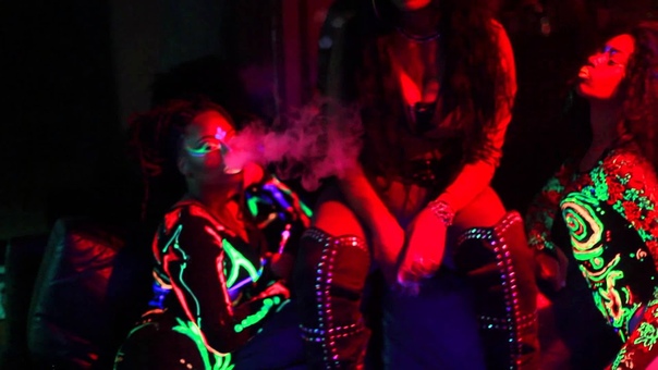 Boss bitch presents Rell Rock, Playing To