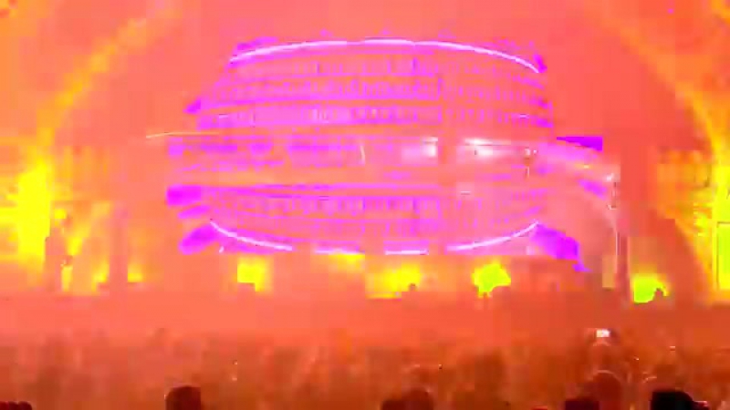 Tomorrowland 2015 Carl