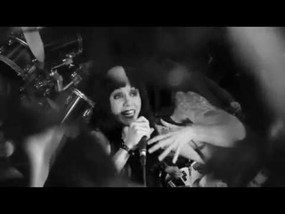 ESSES - Pierce The Feeling ( Official Video )