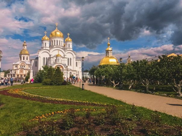 Дивеево арзамас из нижнего новгорода. Дивеево арзамас из нижнего новгорода. Богородица в дивеево. Муром-дивеево экскурсия. Дивеево фото.