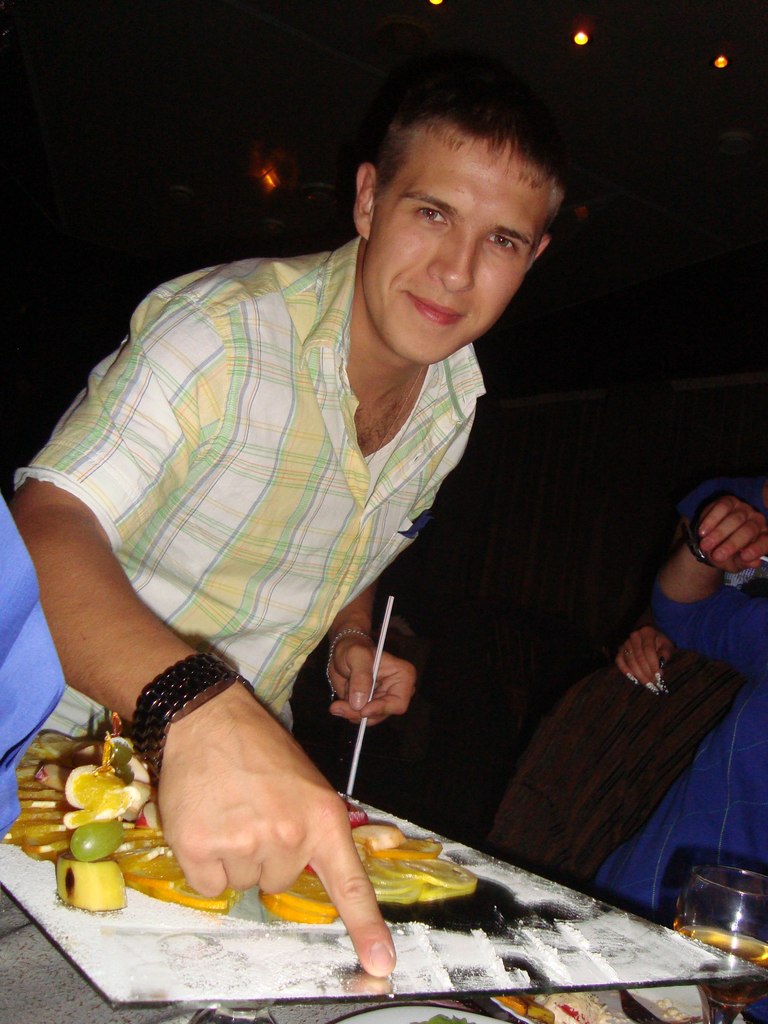 Саша Богданов ПєrsiK!!!!)) | 